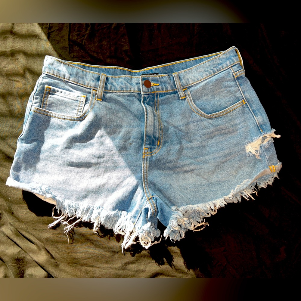 Fashion nova cut off shorts size XL (11/13)